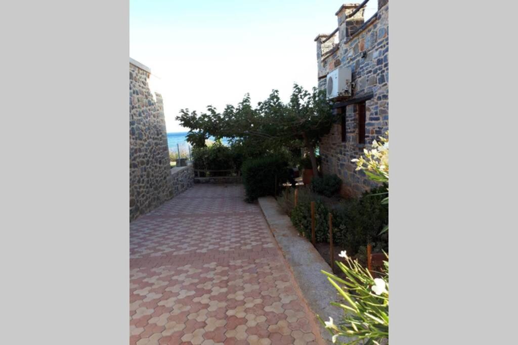 Traditional Stone House By The Sea... Καπετανιανά Εξωτερικό φωτογραφία