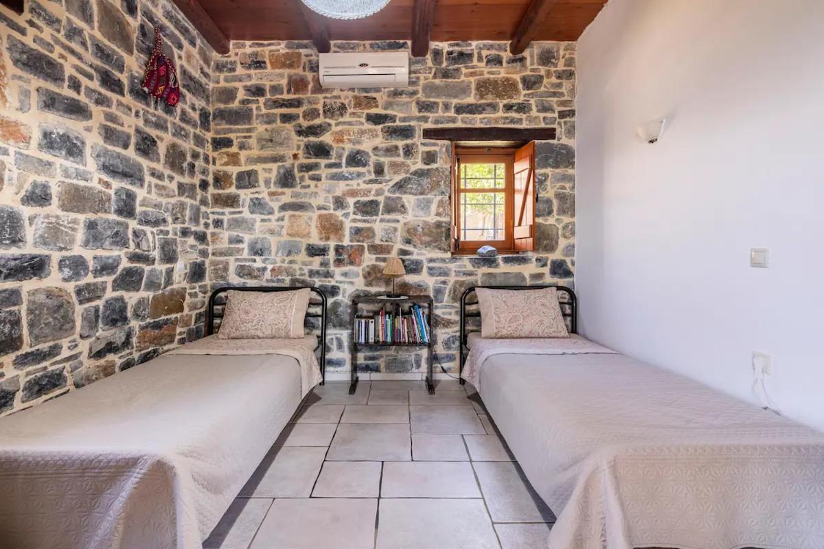 Traditional Stone House By The Sea... Καπετανιανά Εξωτερικό φωτογραφία