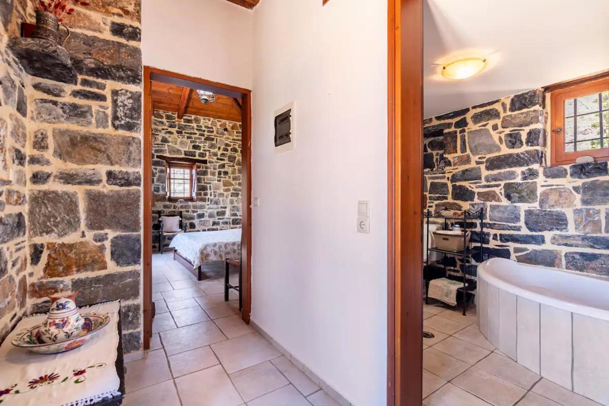 Traditional Stone House By The Sea... Καπετανιανά Εξωτερικό φωτογραφία